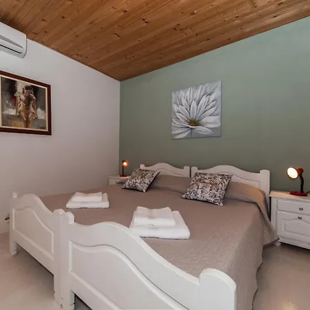 Apartment Chapel Road Kovacic