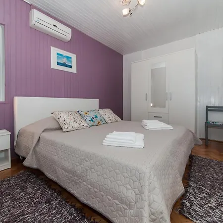 Apartment Chapel Road *